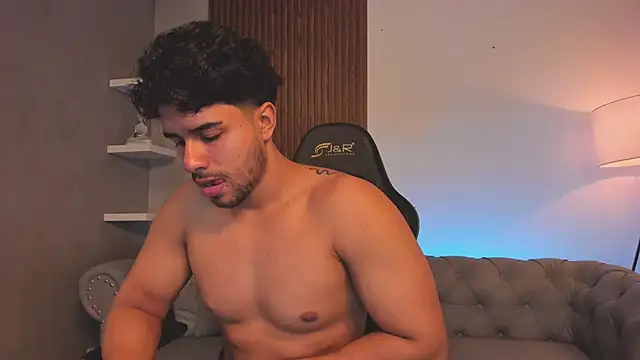 Snapshot of liam_collins21 chatting on February 21, 11:55 am liam collins21 online show from February 21, 11:55 am