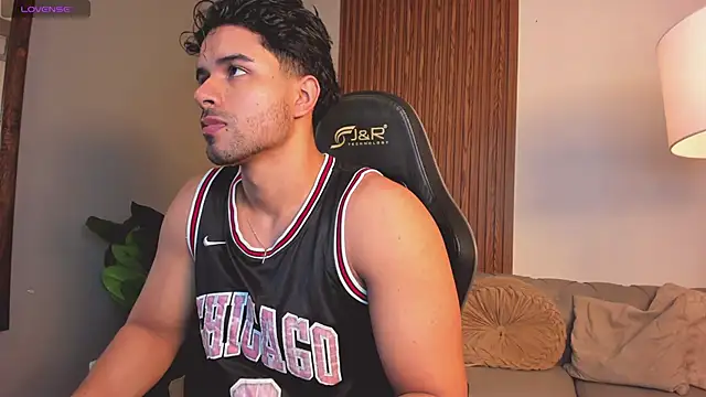 liam collins21 online show from March 25, 12:00 pm