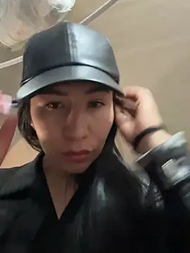 kim monti online show from January 12, 8:03 pm