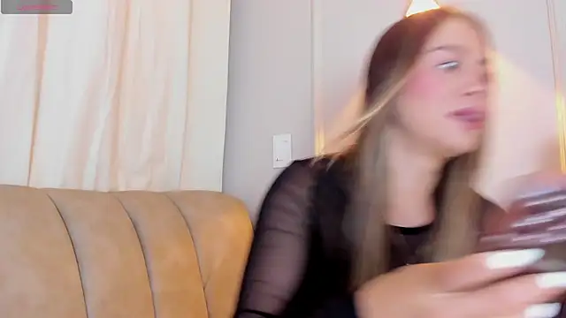 Lia walton online show from January 8, 12:05 pm