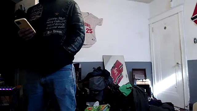 Snapshot of sledge901 chatting on February 1, 3:07 pm sledge901 online show from February 1, 3:07 pm