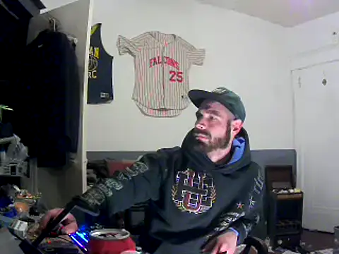 Snapshot of sledge901 chatting on February 12, 4:12 am sledge901 online show from February 12, 4:12 am