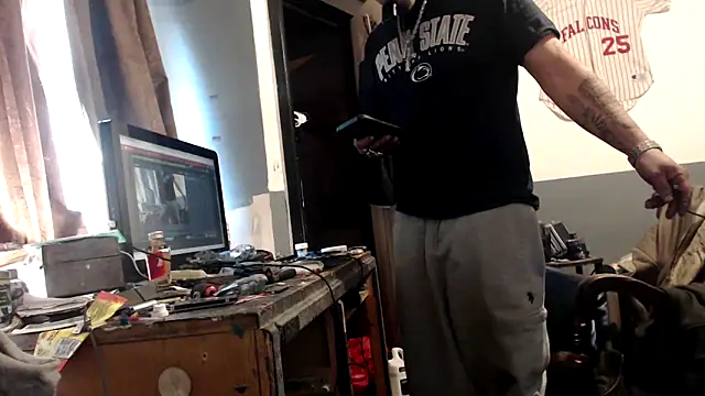 Snapshot of sledge901 chatting on November 4, 9:25 pm sledge901 online show from November 4, 9:25 pm