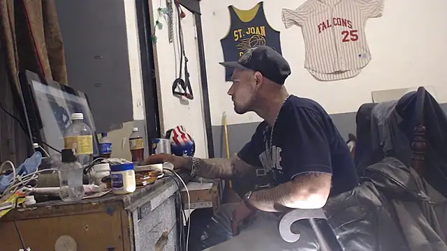 Snapshot of sledge901 chatting on November 9, 3:16 am sledge901 online show from November 9, 3:16 am