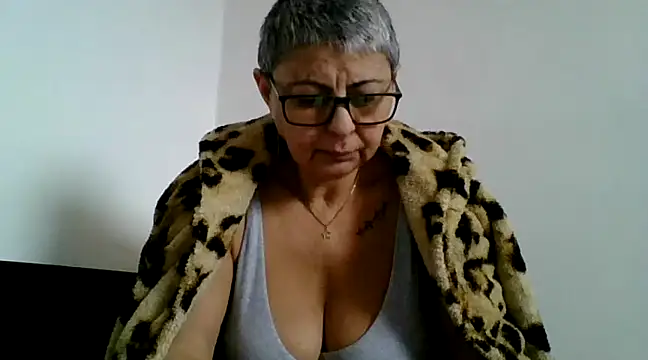 Snapshot of roseblak42 chatting on February 16, 10:21 am roseblak42 online show from February 16, 10:21 am
