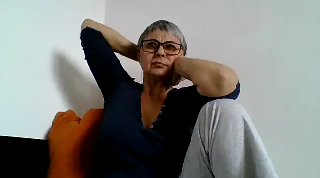 Snapshot of roseblak42 chatting on March 15, 8:58 am roseblak42 online show from March 15, 8:58 am