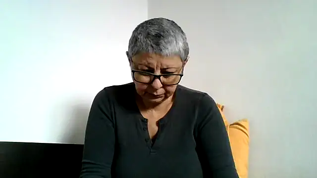 roseblak42 online show from December 19, 7:26 am