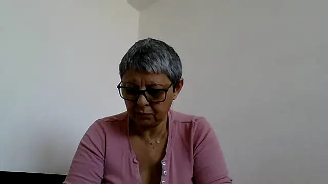 roseblak42 online show from January 9, 11:35 am