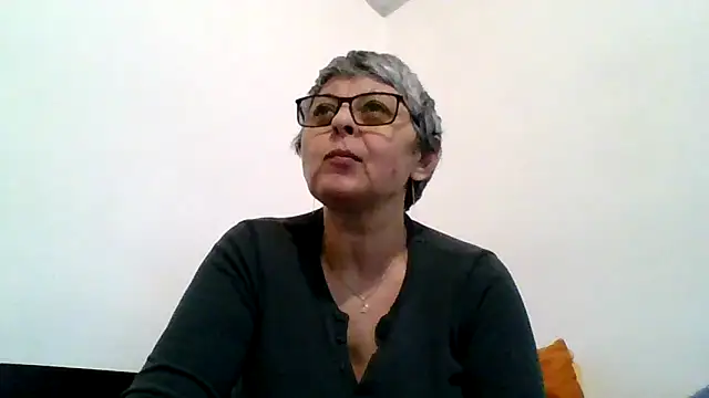 roseblak42 online show from February 17, 2:35 pm