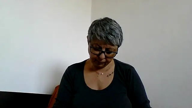 roseblak42 online show from March 14, 11:37 am