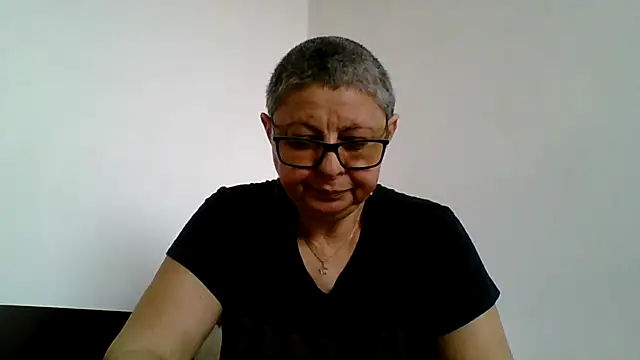 roseblak42 online show from April 12, 9:36 am