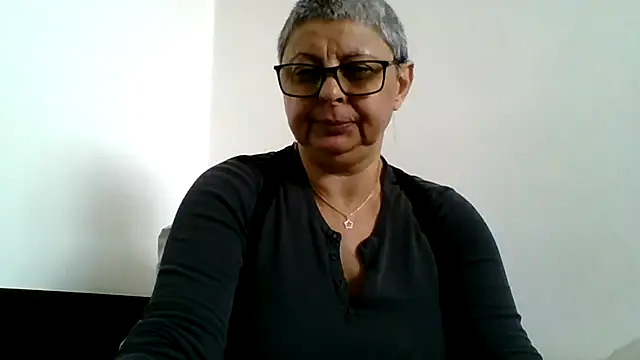 Snapshot of roseblak42 chatting on April 30, 9:37 am roseblak42 online show from April 30, 9:37 am
