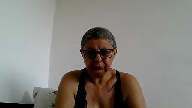 Snapshot of roseblak42 chatting on July 2, 3:51 pm roseblak42 online show from July 2, 3:51 pm
