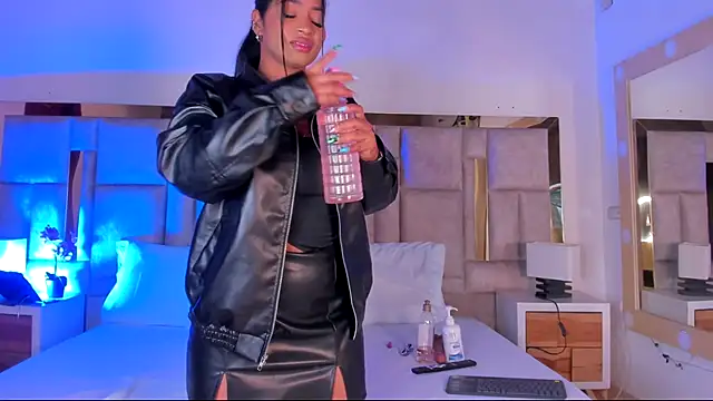 Miss Abigail  online show from November 27, 1:13 pm