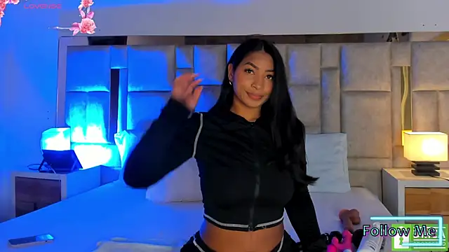 Miss Abigail  online show from April 8, 1:00 pm