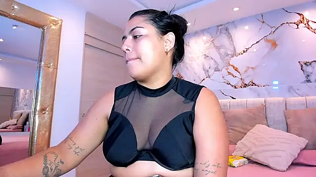 kiana cream online show from March 14, 11:48 am