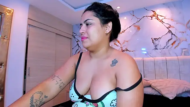 kiana cream online show from May 20, 1:50 pm