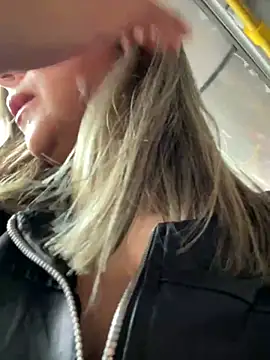  Abril-Office1 online show from December 26, 5:40 pm