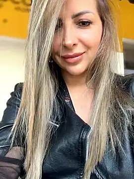  Abril-Office1 online show from February 12, 3:18 pm