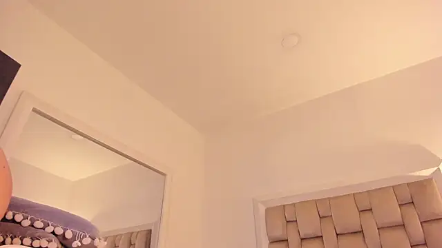 Megan Leal1 online show from February 23, 3:59 am