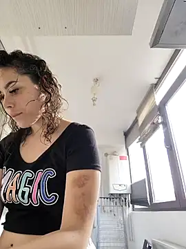 LovelyJulliette online show from March 12, 1:40 pm