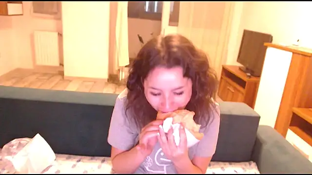 LovelyJulliette online show from March 21, 6:29 pm