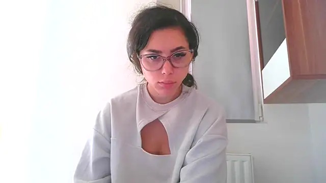 LovelyJulliette online show from October 19, 12:17 pm
