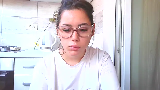 LovelyJulliette online show from October 28, 1:14 pm