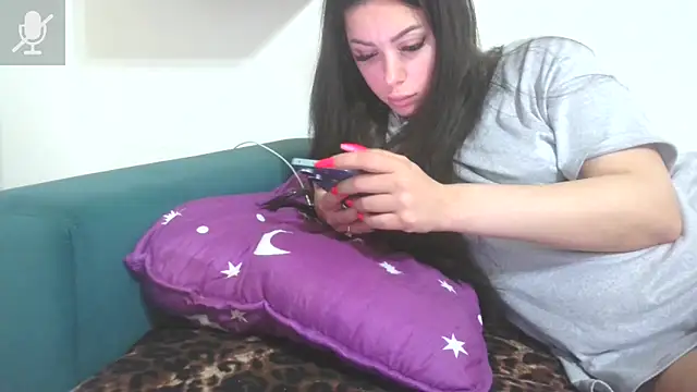 Snapshot of LovelyJulliette chatting on April 21, 3:39 pm LovelyJulliette online show from April 21, 3:39 pm