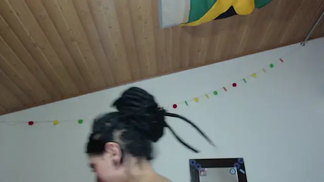 Snapshot of Gaby_cute_16 chatting on December 3, 9:13 pm Gaby cute 16 online show from December 3, 9:13 pm