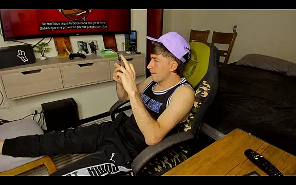 Fun Whit Alexxx online show from August 5, 10:44 pm