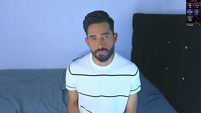 Snapshot of dereck_hotsoon chatting on January 10, 11:08 pm dereck hotsoon online show from January 10, 11:08 pm