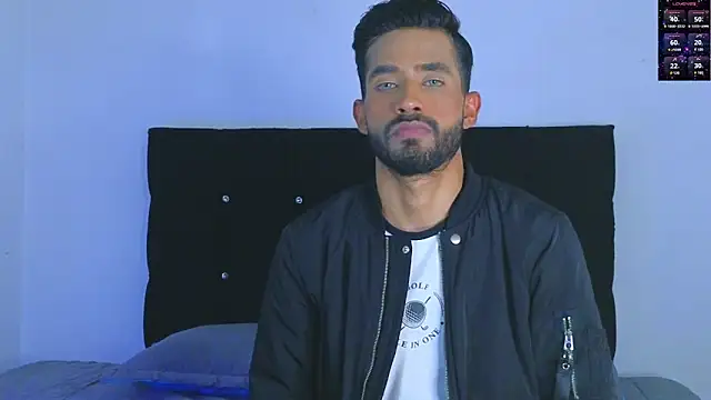 Snapshot of dereck_hotsoon chatting on January 17, 11:29 pm dereck hotsoon online show from January 17, 11:29 pm