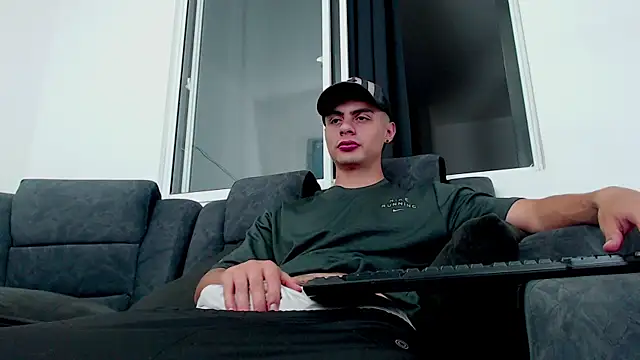 Stiven CL online show from October 16, 4:46 am