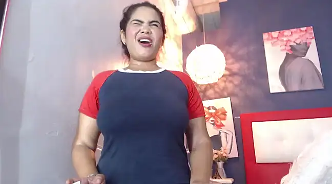 Snapshot of SofiaSexy_ chatting on January 11, 12:12 am SofiaSexy online show from January 11, 12:12 am