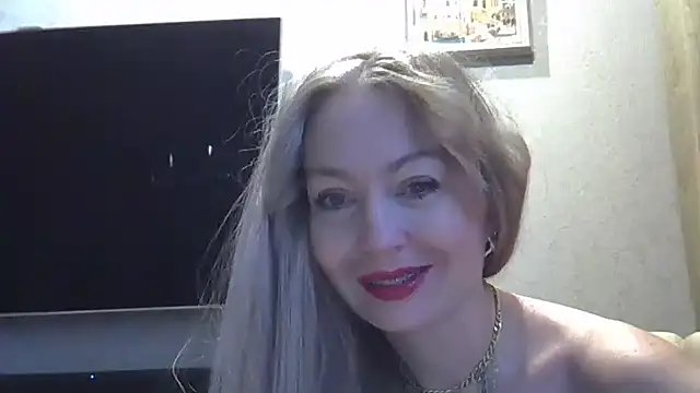 Snapshot of ZarinaSwift chatting on December 6, 4:36 am ZarinaSwift online show from December 6, 4:36 am