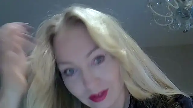 Snapshot of ZarinaSwift chatting on September 19, 4:36 am ZarinaSwift online show from September 19, 4:36 am
