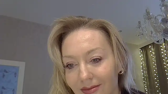 ZarinaSwift online show from December 15, 4:50 am