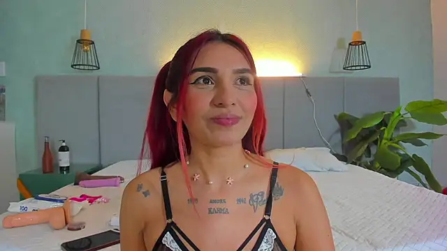 LiaVelez online show from February 15, 12:54 pm