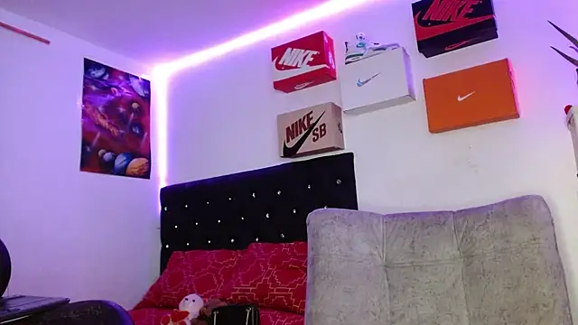 king  Black online show from December 6, 5:42 am