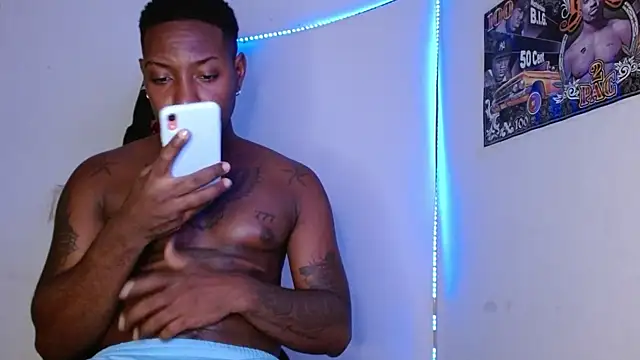 Snapshot of king__Black chatting on June 20, 1:52 am king Black online show from June 20, 1:52 am