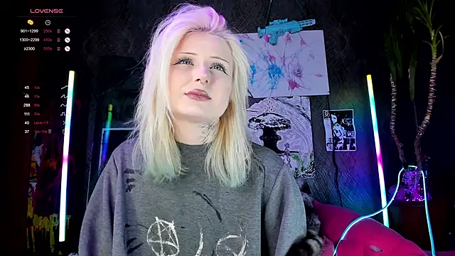 Snapshot of little_grinch666 chatting on February 22, 8:20 pm little grinch666 online show from February 22, 8:20 pm