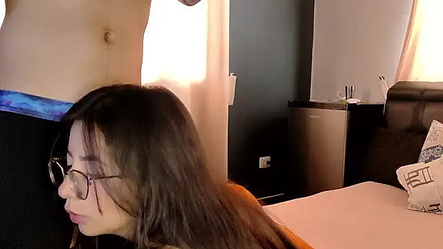 Alaia sam online show from March 21, 3:35 pm