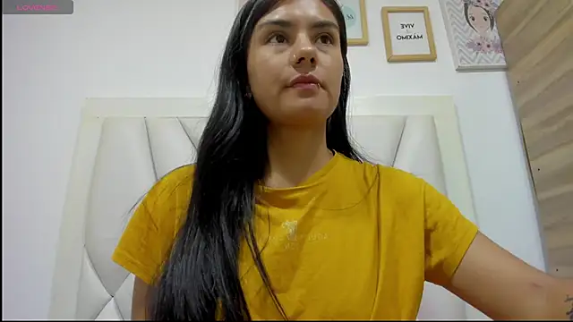 atilanadiaz7 online show from March 18, 5:16 pm