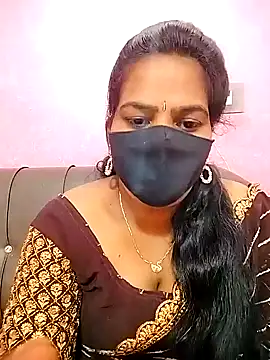 Snapshot of melina214 chatting on July 15, 4:51 am melina214 online show from July 15, 4:51 am