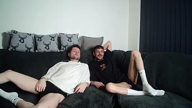 Snapshot of twotwinkhusbandss chatting on February 5, 7:29 pm twotwinkhusbandss online show from February 5, 7:29 pm