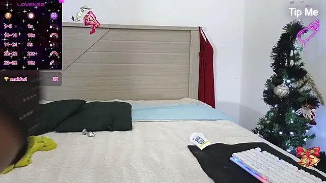 ElisaBoyer online show from January 1, 11:49 am