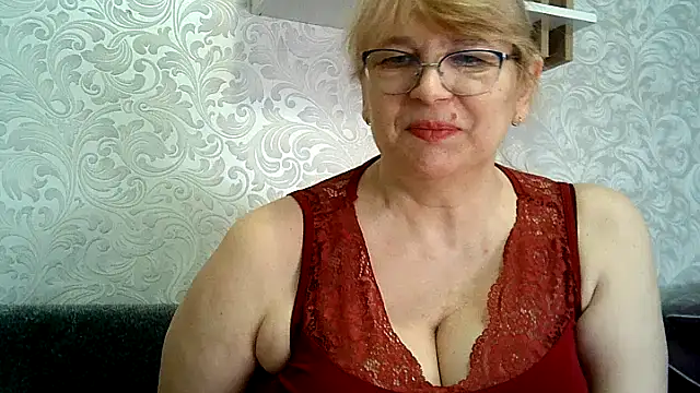 Snapshot of Aline_LoveFlowers chatting on February 27, 8:50 am Aline LoveFlowers online show from February 27, 8:50 am