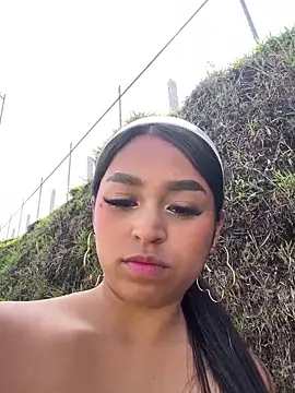 Snapshot of Juli_Walker chatting on December 9, 2:28 pm Juli Walker online show from December 9, 2:28 pm