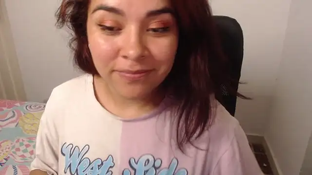 Snapshot of Ana_Bella91 chatting on December 18, 4:07 am Ana Bella91 online show from December 18, 4:07 am